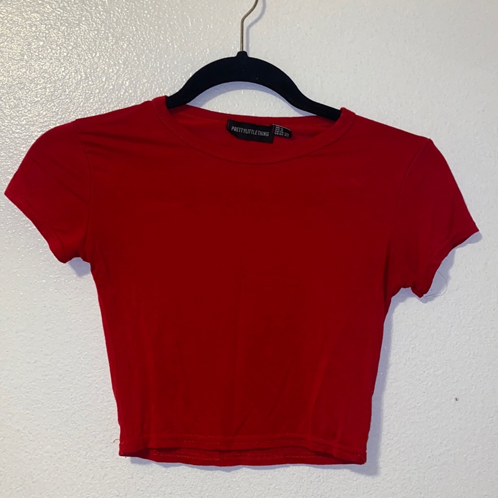 PRETTYLITTLETHING crop top